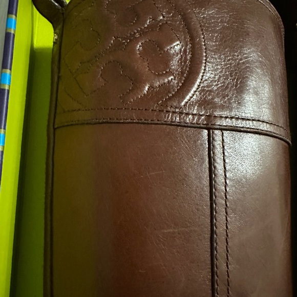 Tory Burch Marlene Riding Boot Finni Vegan Leather w/Gold Metal Details Size 7.5 - Picture 8 of 16